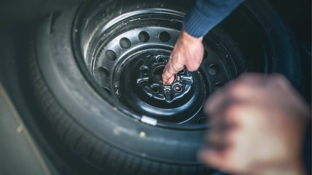 How To Remove Spare Tire From Ford F250 Without Key?