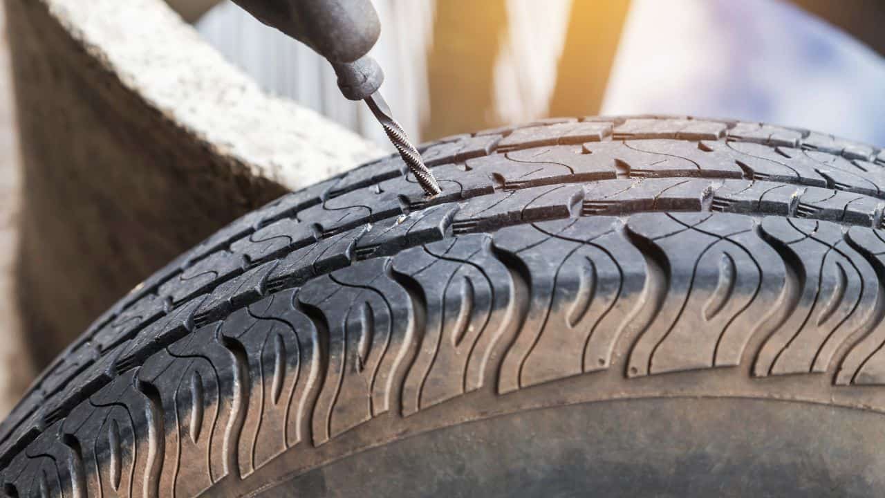 How to Inflate a Tubeless Tire With Starter Fluid