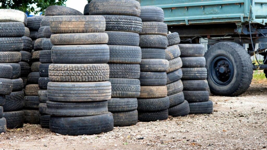 Trailer Tires Wearing On Inside And Outside?